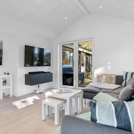 Σπίτι διακοπών Lovely Renovated With A Wilderness Bath And Fenced Grounds *